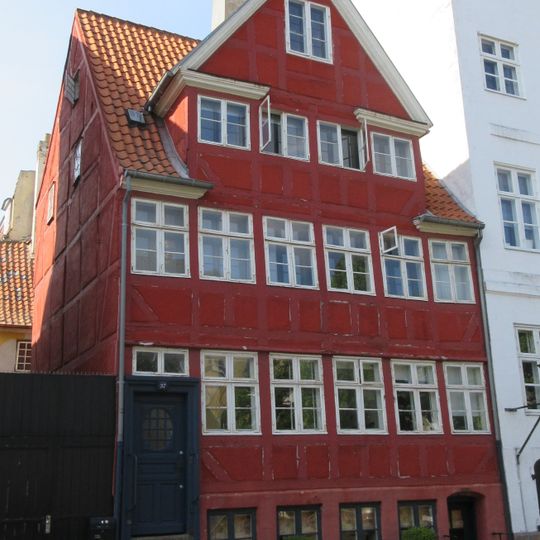 Overgaden Neden Vandet 37