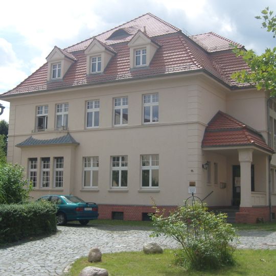 Kirchplatz 14