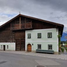 Dorfstraße 10, Mutters