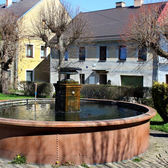 Kašna na návsi v Mnichově