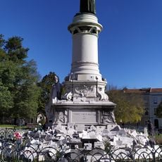Prédio no Campo dos Mártires da Pátria, 36 a 39, em Lisboa (Palácio Valmor), na parte em que existem painéis de azulejo do século XVII