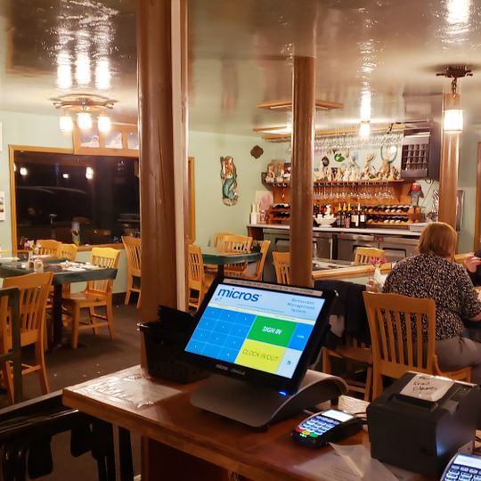 Tognazzini's Dockside Restaurant