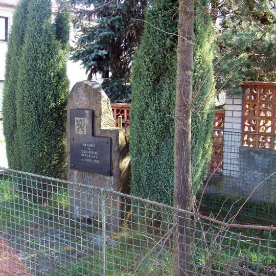 Pomník padlým ve Vlčicích