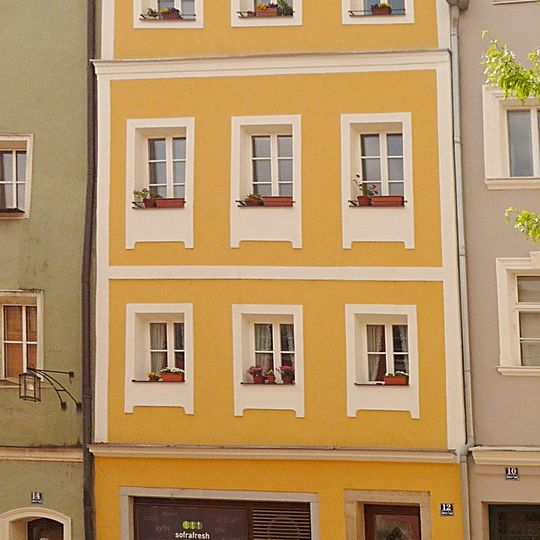 Wohn- und Geschäftshaus