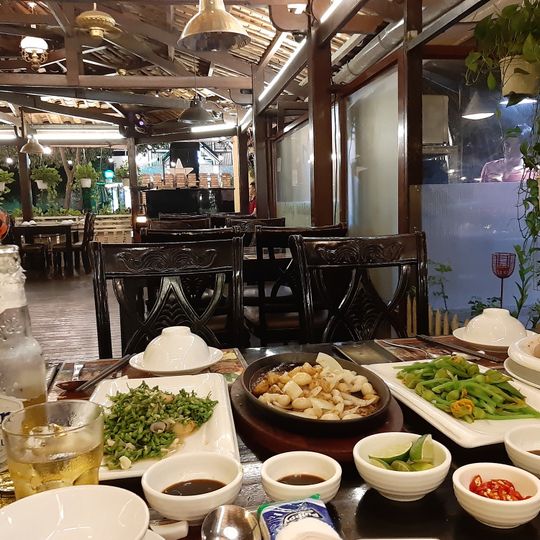 Nhà Hàng Việt Phố