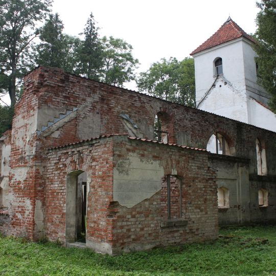 Kościół ewangelicki wraz z cmentarzem przykościelnym w Kobułtach