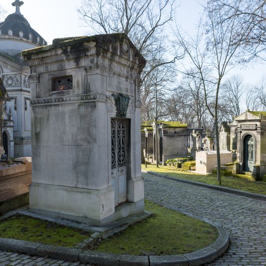 Grave of Teissonnière