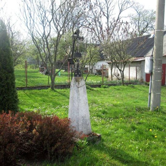 Kříž ve Vlásenici-Drbohlavech u kaple