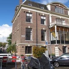 Huis met classicistische kenmerken