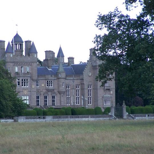 Kinnaird Castle