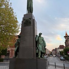 Statue, memorial