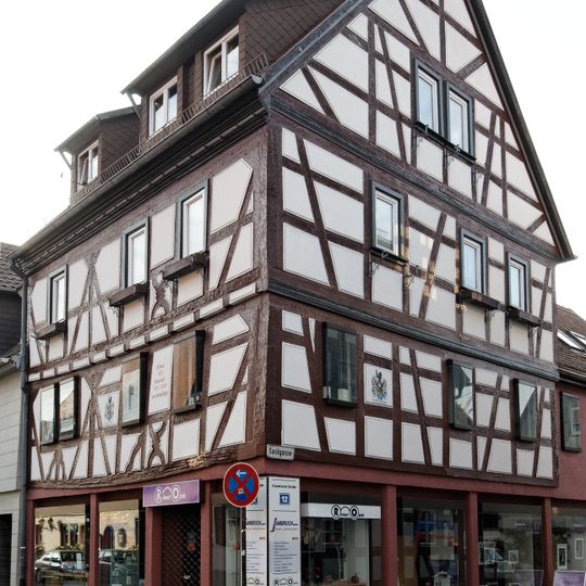 Frankfurter Straße 12