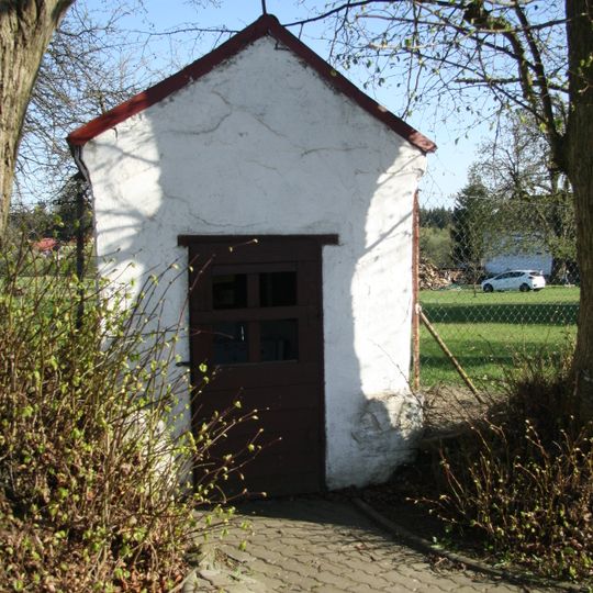 Kaplička v severní části obce Polesí