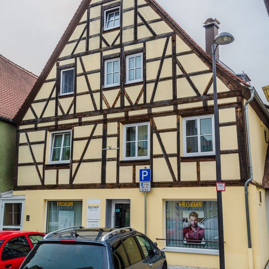 Wohn- und Geschäftshaus