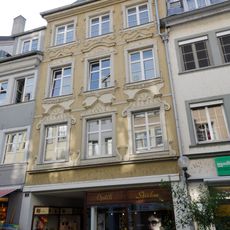 Wohn- und Geschäftshaus