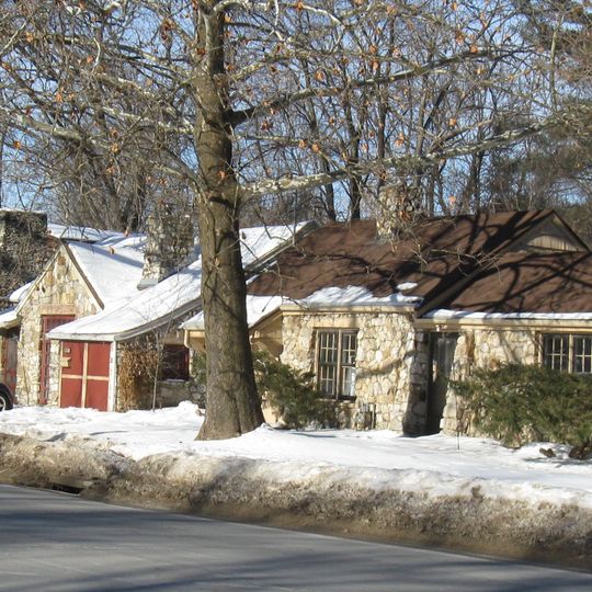 Muscatine Avenue Moffitt Cottage Historic District