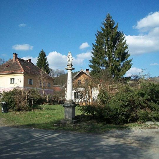 Mariánský sloup v Úterý u křižovatky