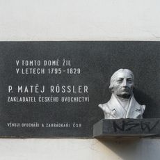 Pamětní deska Matěje Rösslera na domě Palackého 72/23 v Poděbradech
