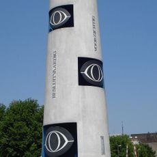 Pilaar met de waakzame ogen