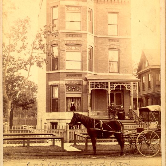 655 West Wrightwood, Chicago