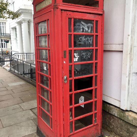 K6 Telephone Kiosk Outside Flank Wall Of Number 90 Gloucester Terrace