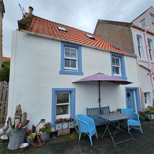 Pittenweem, 12 West Shore