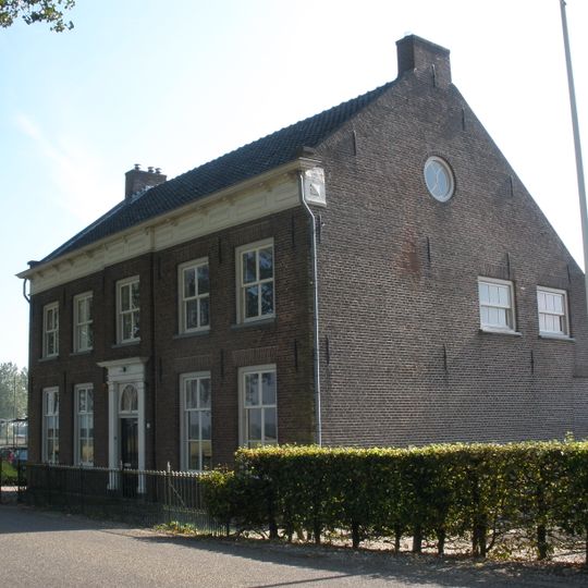 Lingedijk 21, Wadenoijen