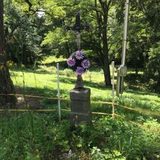 Kříž u silnice v Čestíně