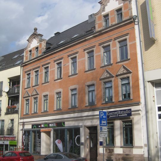 Mietshaus, in geschlossener Bebauung konzipiert Augustusburger Straße 187