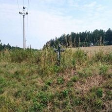 Kříž východně od Jiter