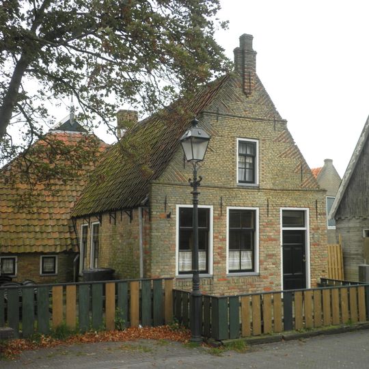 Westerburen 8, Midsland