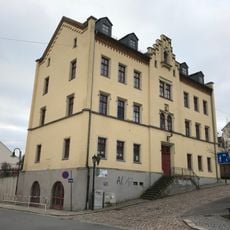 Ehemaliges Amtsgericht, Nebengebäude und Einfriedung Kirchplatz 1