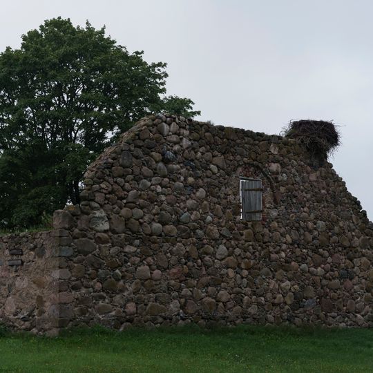 Kūts ar slēgto pagalmu