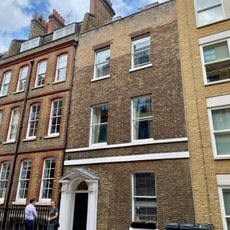 32, Essex Street Wc2