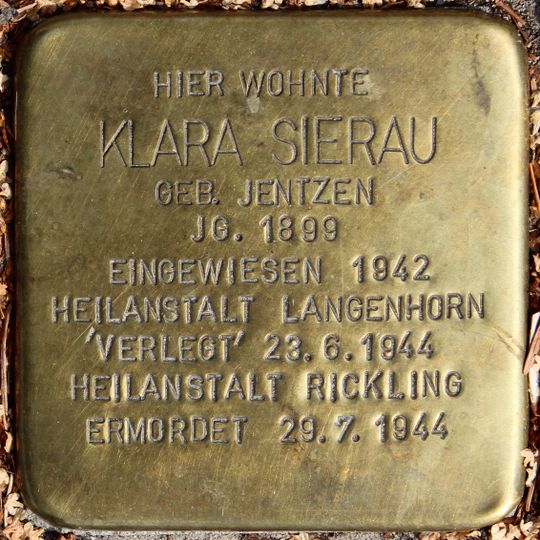Stolperstein en memoria de Klara Sierau