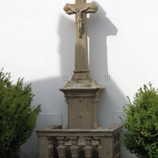 Kamenný kříž v Malešovicích