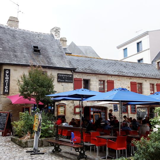 Maison, 2 place au Beurre, 1 rue du Lycée