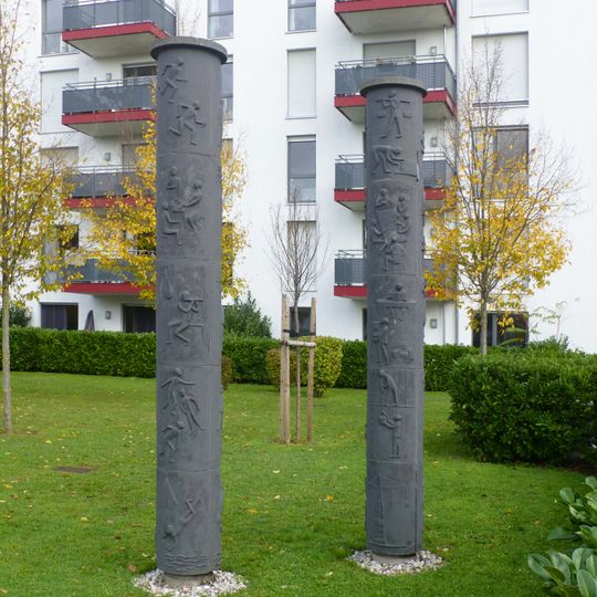 Künstlerisch gestaltete Säulen