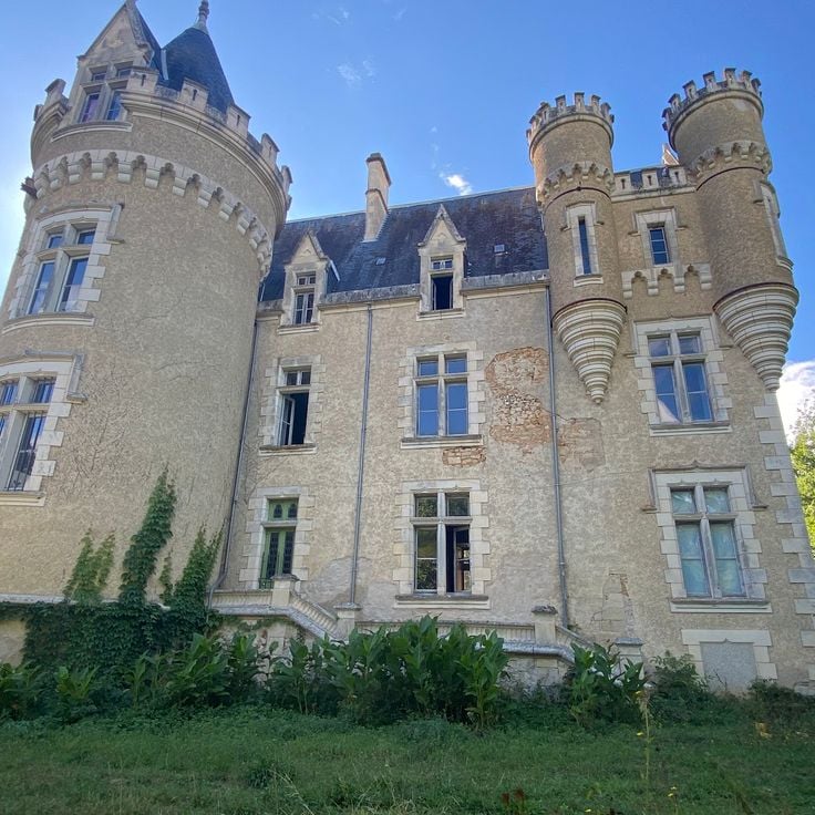 Fougeret Castle
