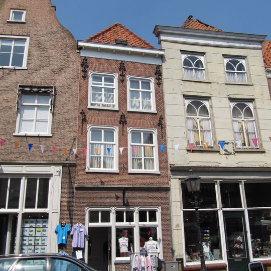 Rogstraat 8, Grave