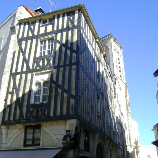 Maisons, 25 rue Bletterie, 3 rue Saint-Sauveur