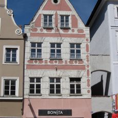 Wohn- und Geschäftshaus