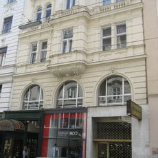 Wohn- und Geschäftshaus