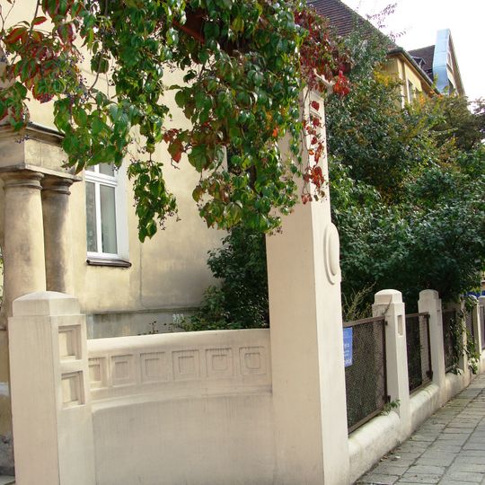 20 Stycznia 1920 16 - Zamoyskiego Bydgoszcz - fencing and gate