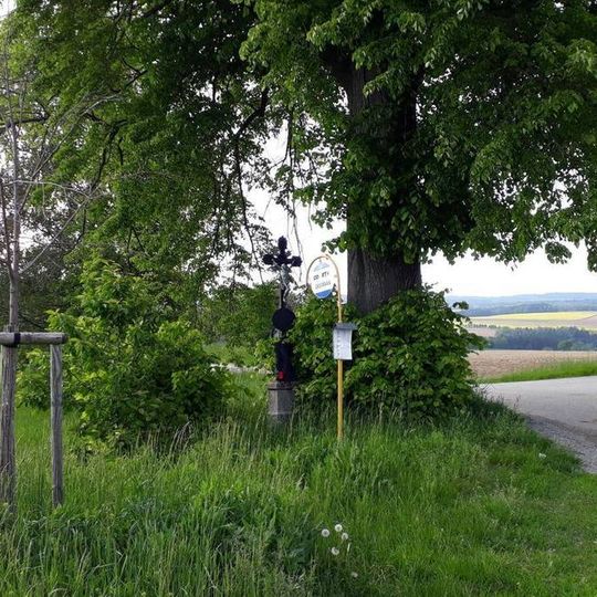 Kříž severně od Radenína