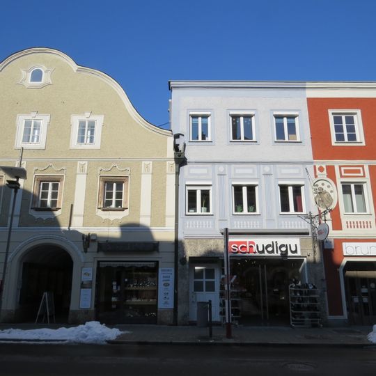 Wohn- und Geschäftshaus