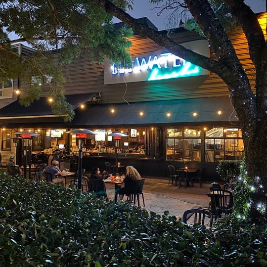 BluWater Bistro