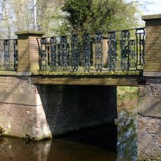 Kasteel Duivenvoorde: Brug over de Dobbewatering