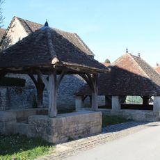 Fontaine-lavoir de Sennecey-le-Grand