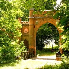 Brama z domkiem odźwiernego